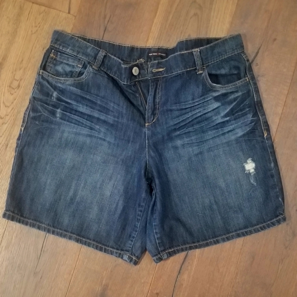New York & Co. Women's Bermuda Shorts